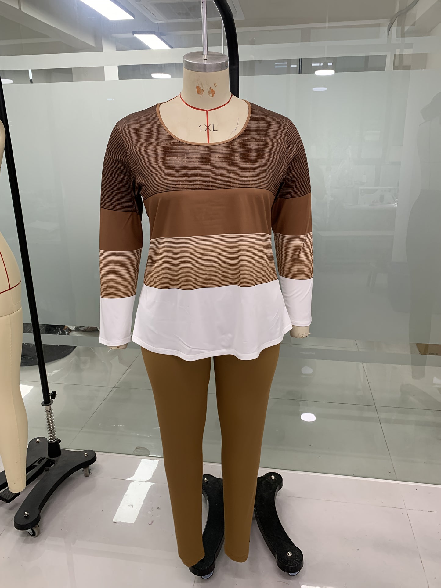 Geometric Color Block Top & Solid Color Brown Pants Set